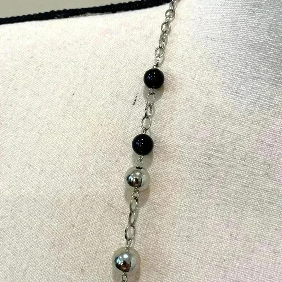 Body Central necklace - Picture 3 of 4